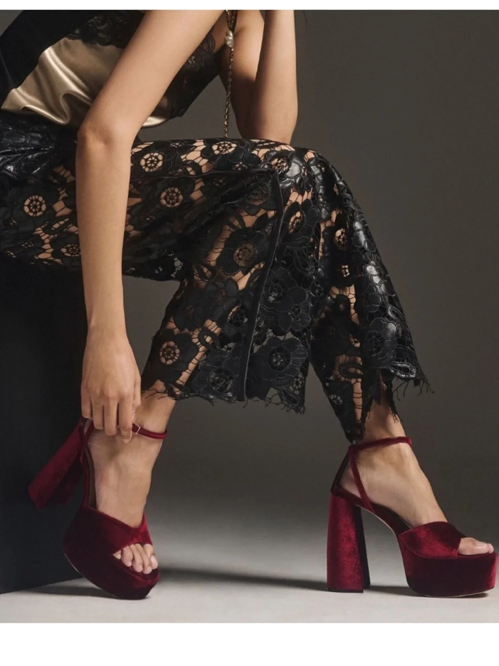 Anthropology Schutz Aryia platform size 8.5 cottagecore y2k whimsical red velvet